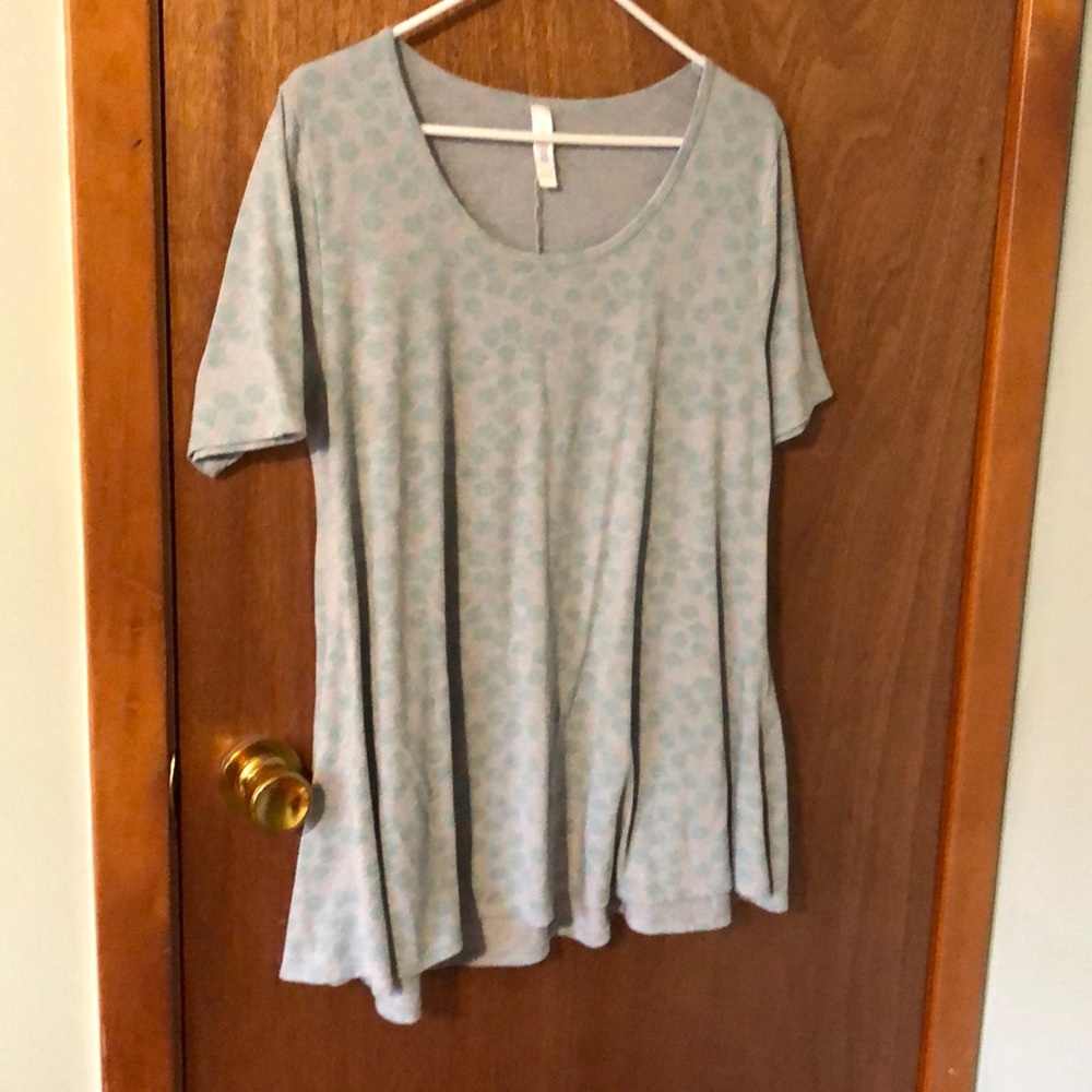 Lularoe top